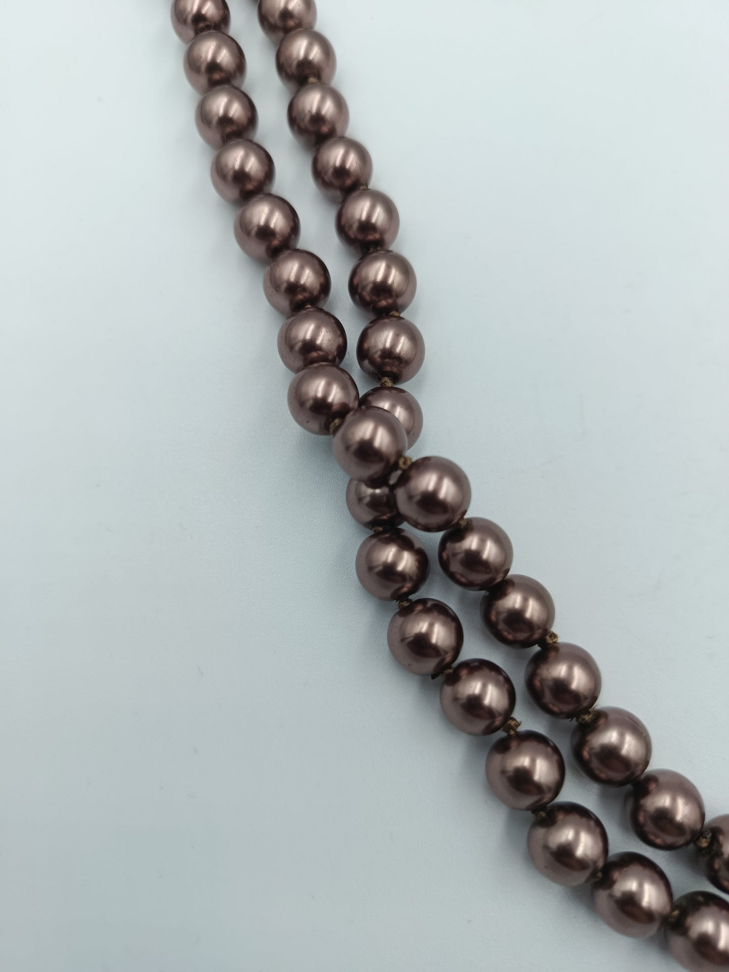 Elegante lange Perlenkette in Schokobraun