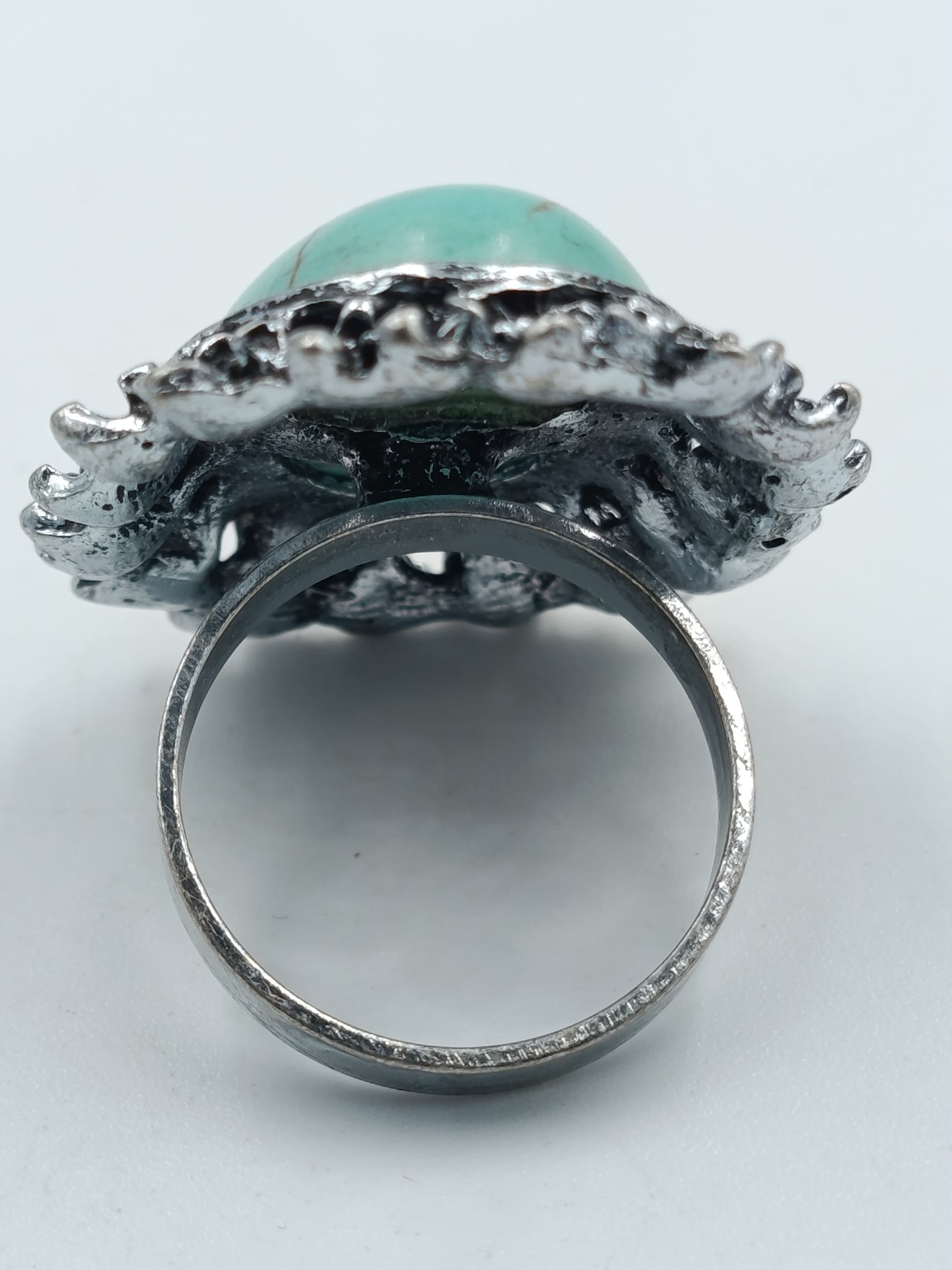 Statement-Ring mit großem Türkis-Cabochon