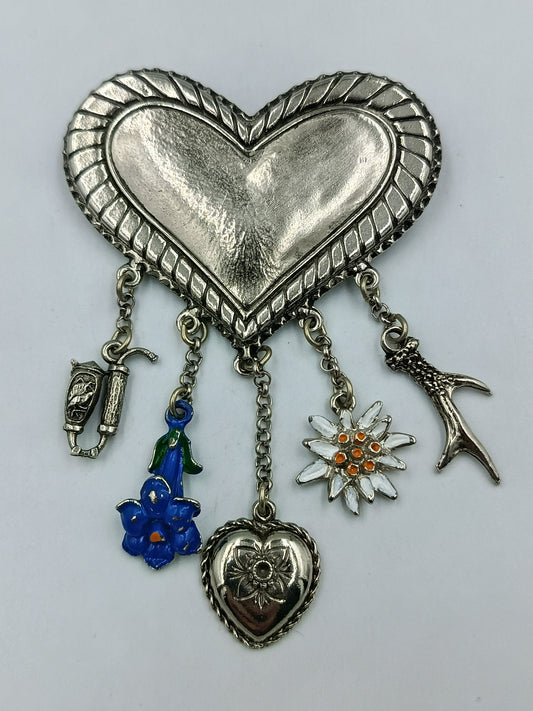 Brosche in Herzform mit Anhängern