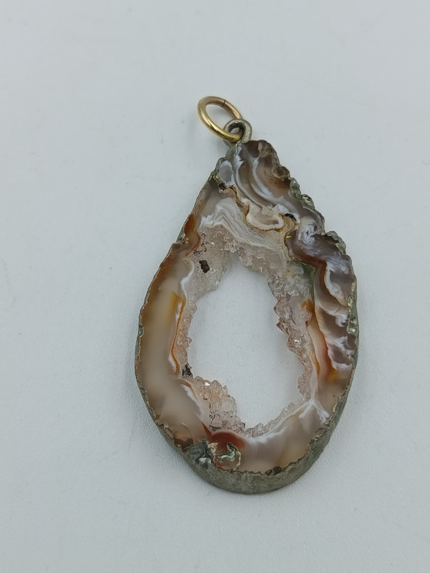 Natürlicher Achat-Anhänger mit Kristallstruktur