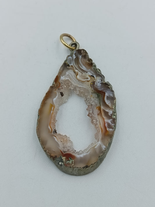 Natürlicher Achat-Anhänger mit Kristallstruktur