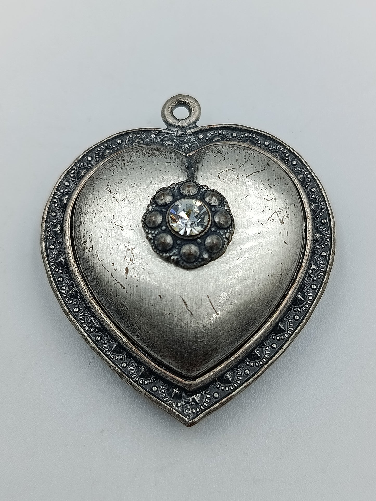 Herz-Anhänger im Antik-Stil mit Zierstein