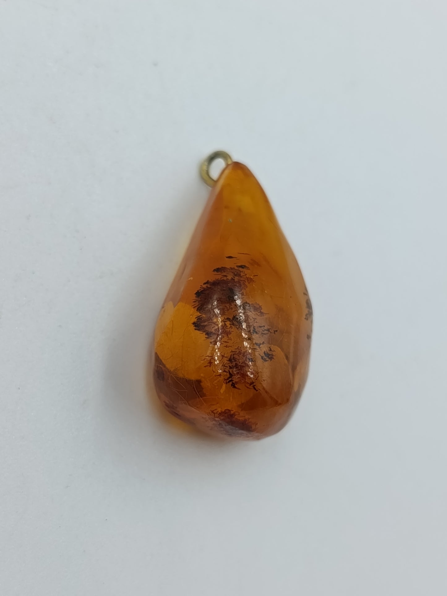 Anhänger aus Naturbernstein