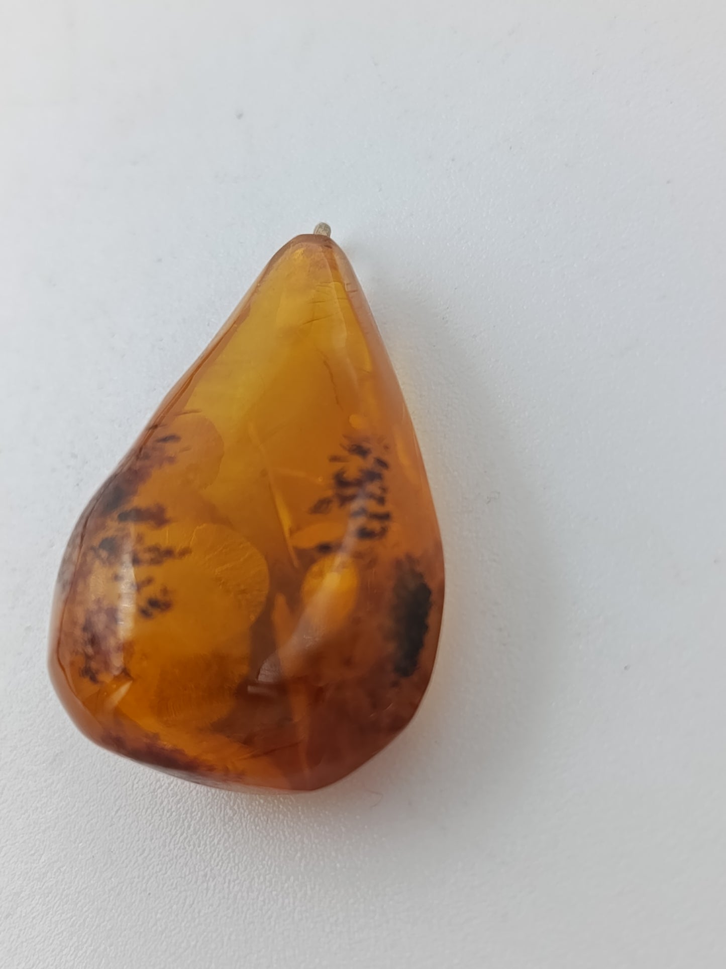 Anhänger aus Naturbernstein