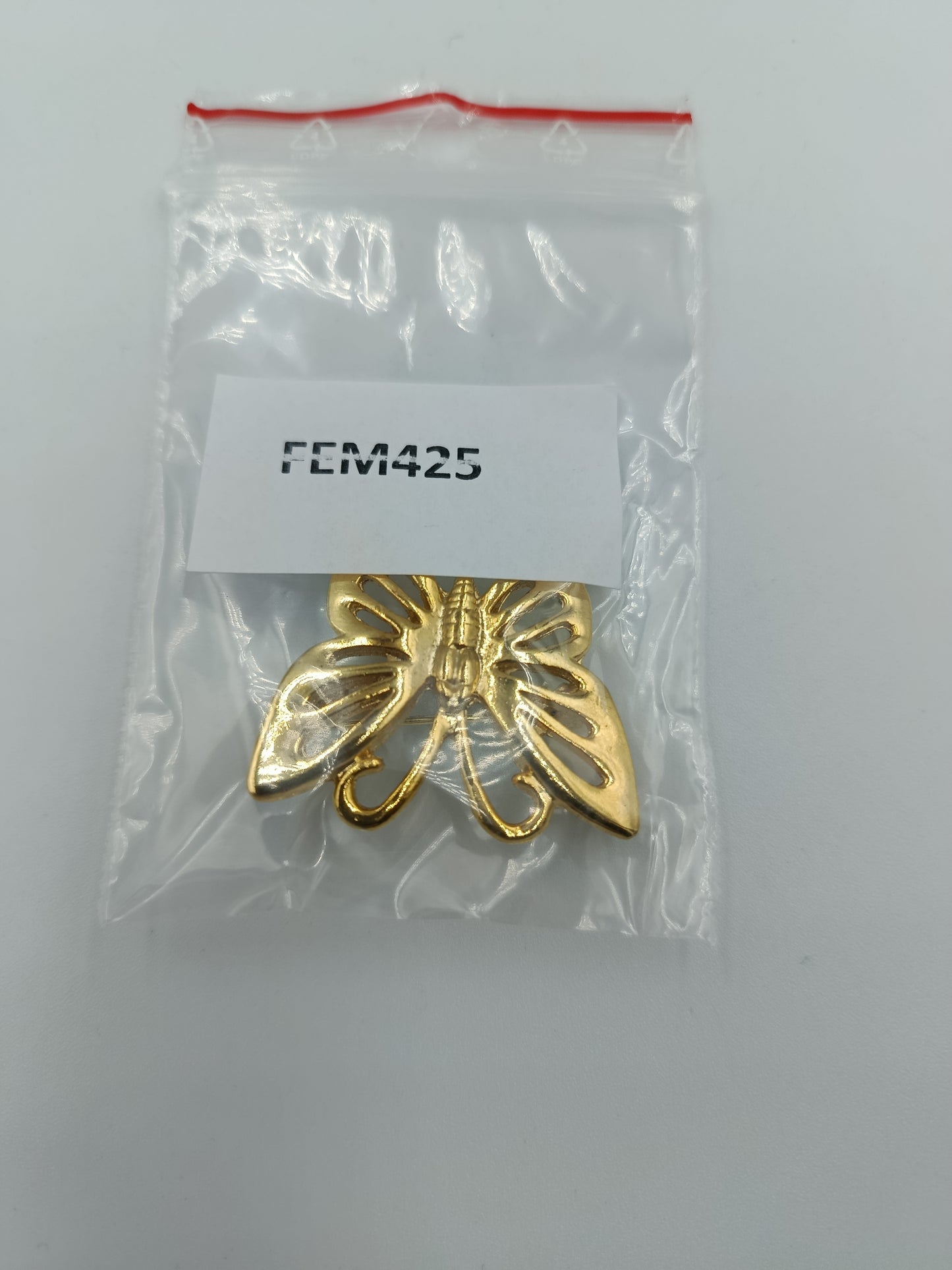 Goldfarbene Schmetterlings-Brosche