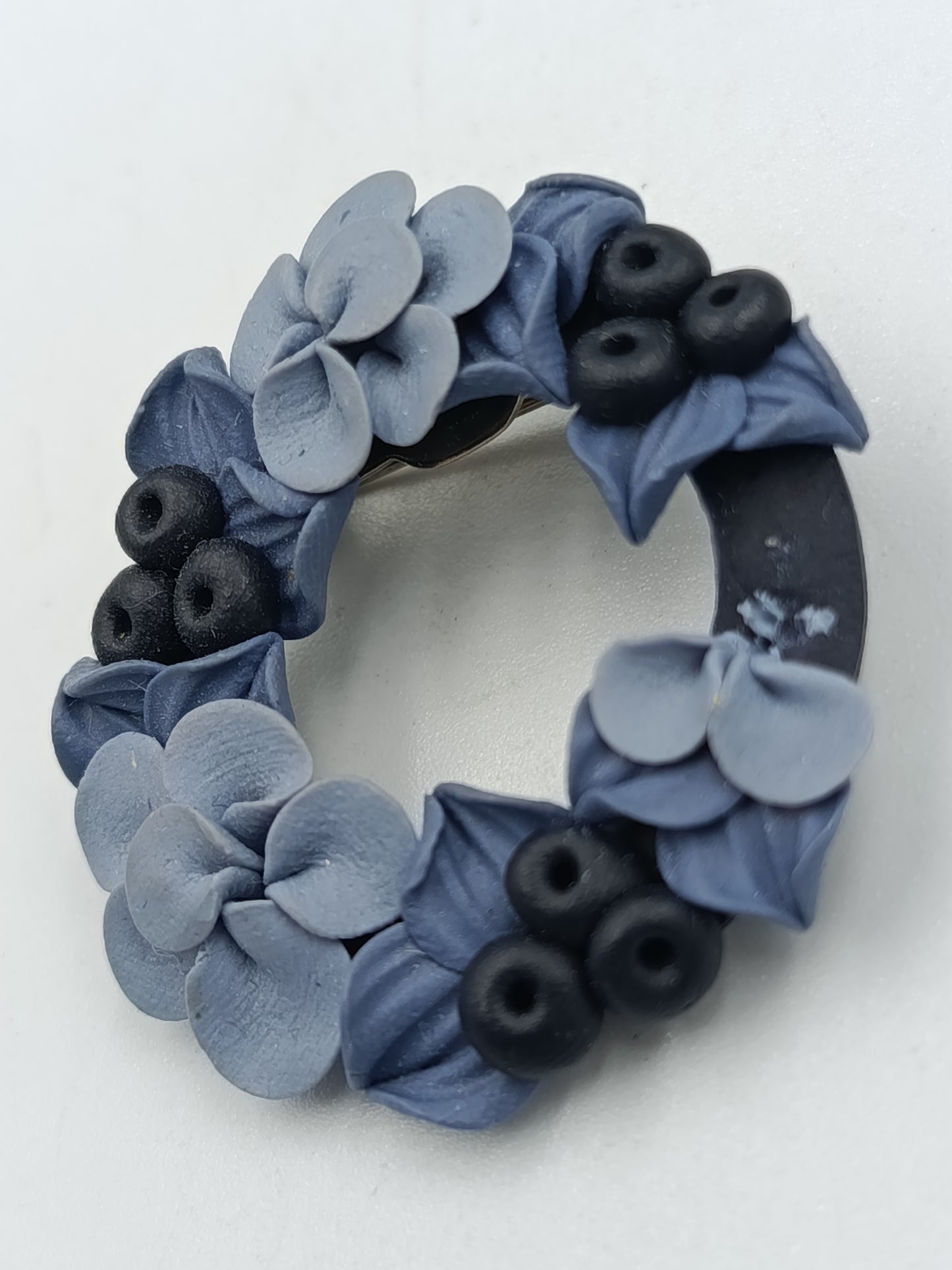 Handgefertigte Blumen-Brosche in Blau