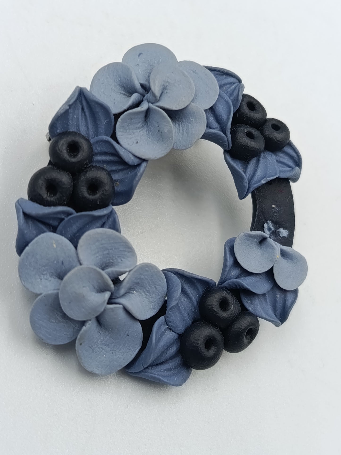 Handgefertigte Blumen-Brosche in Blau