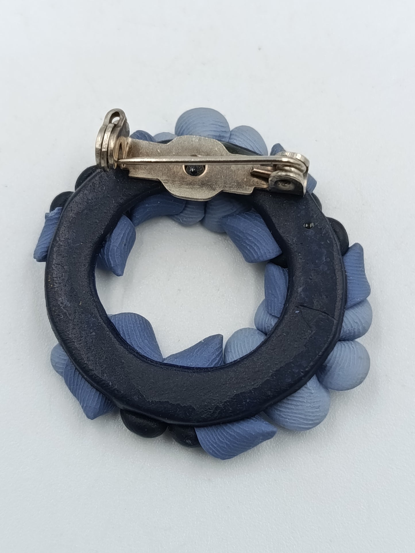 Handgefertigte Blumen-Brosche in Blau