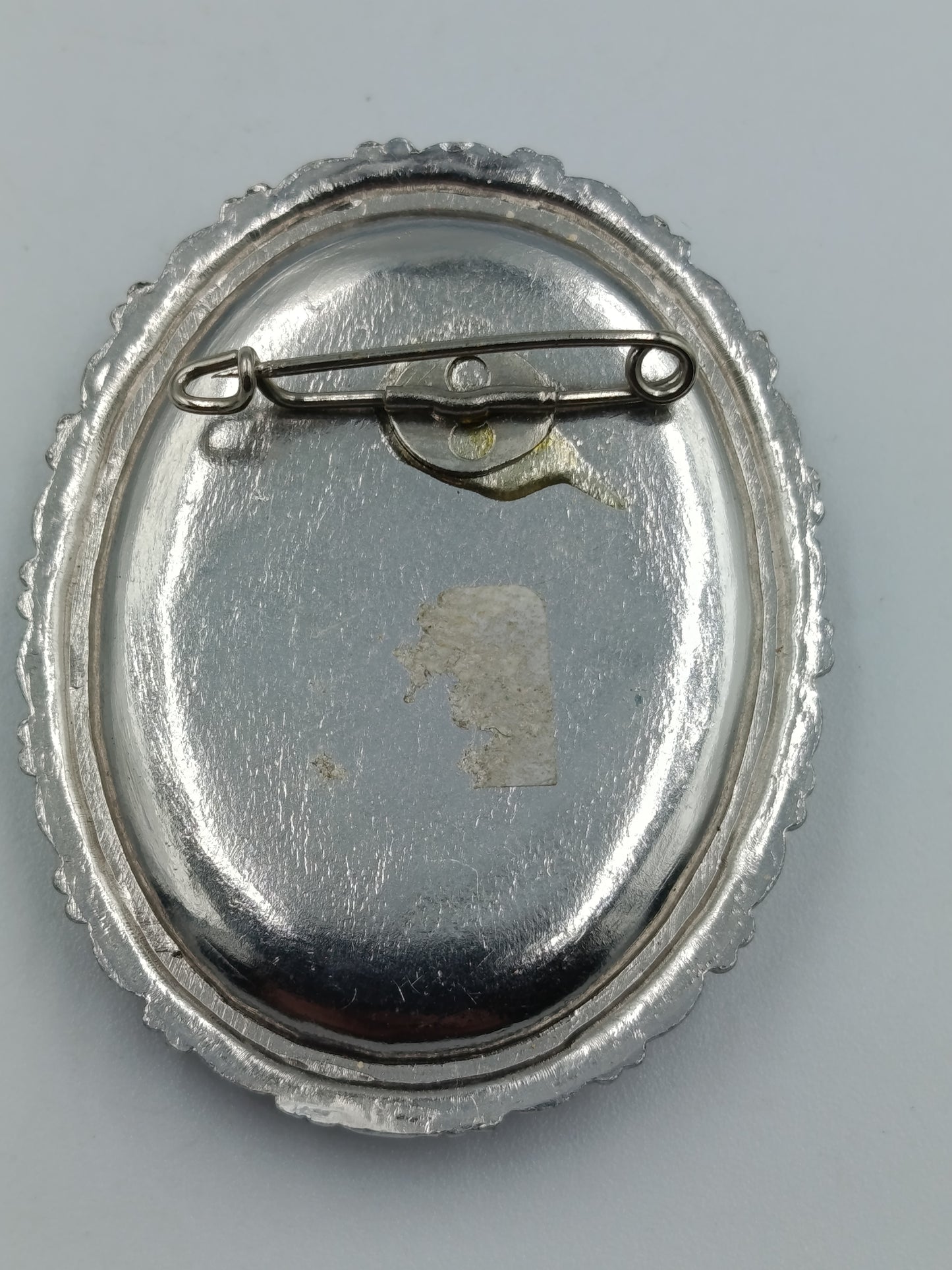 Vintage-Brosche „Blumenbouquet“ im Medaillonstil