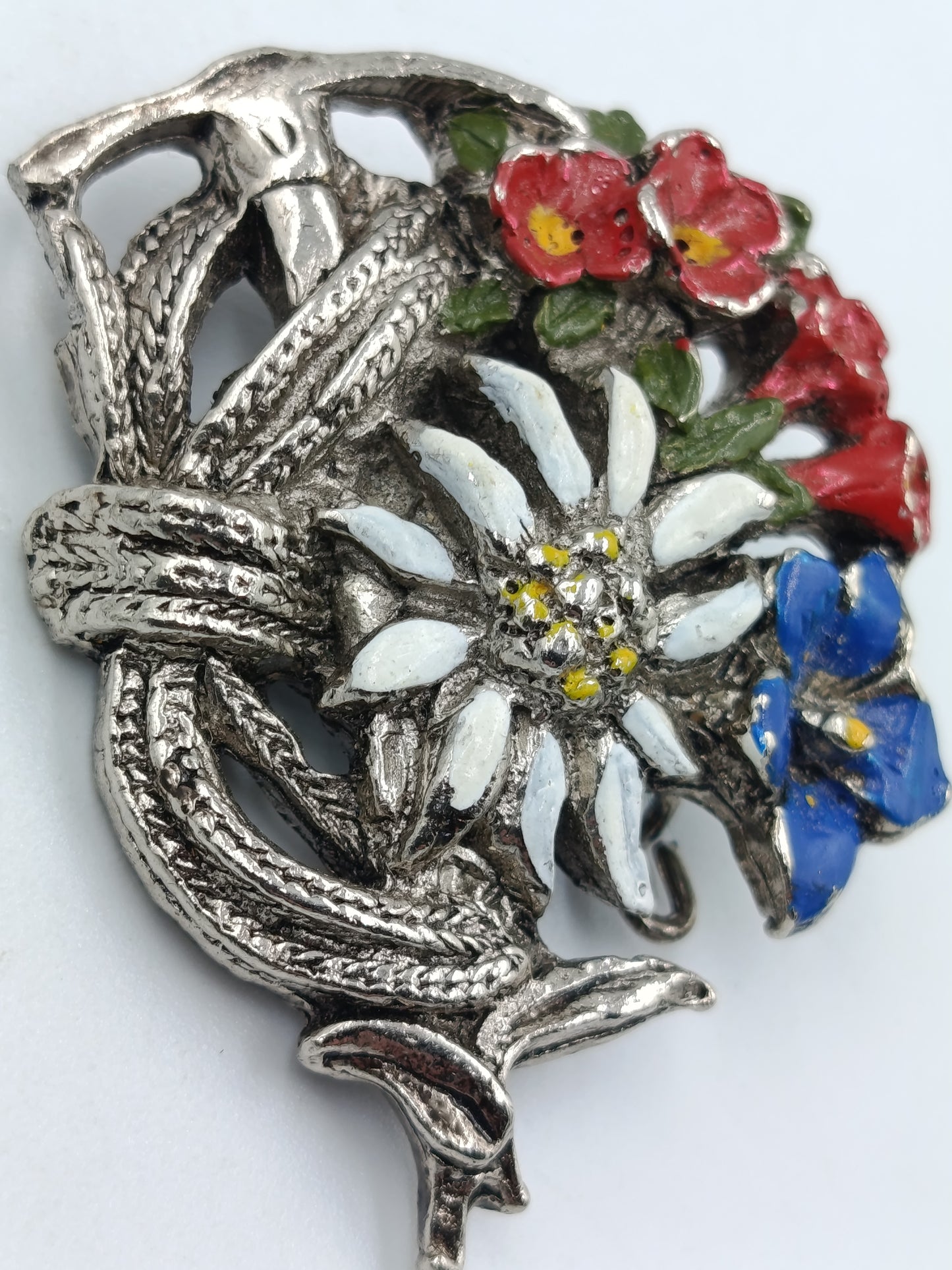 Trachtenbrosche mit Alpenblumen