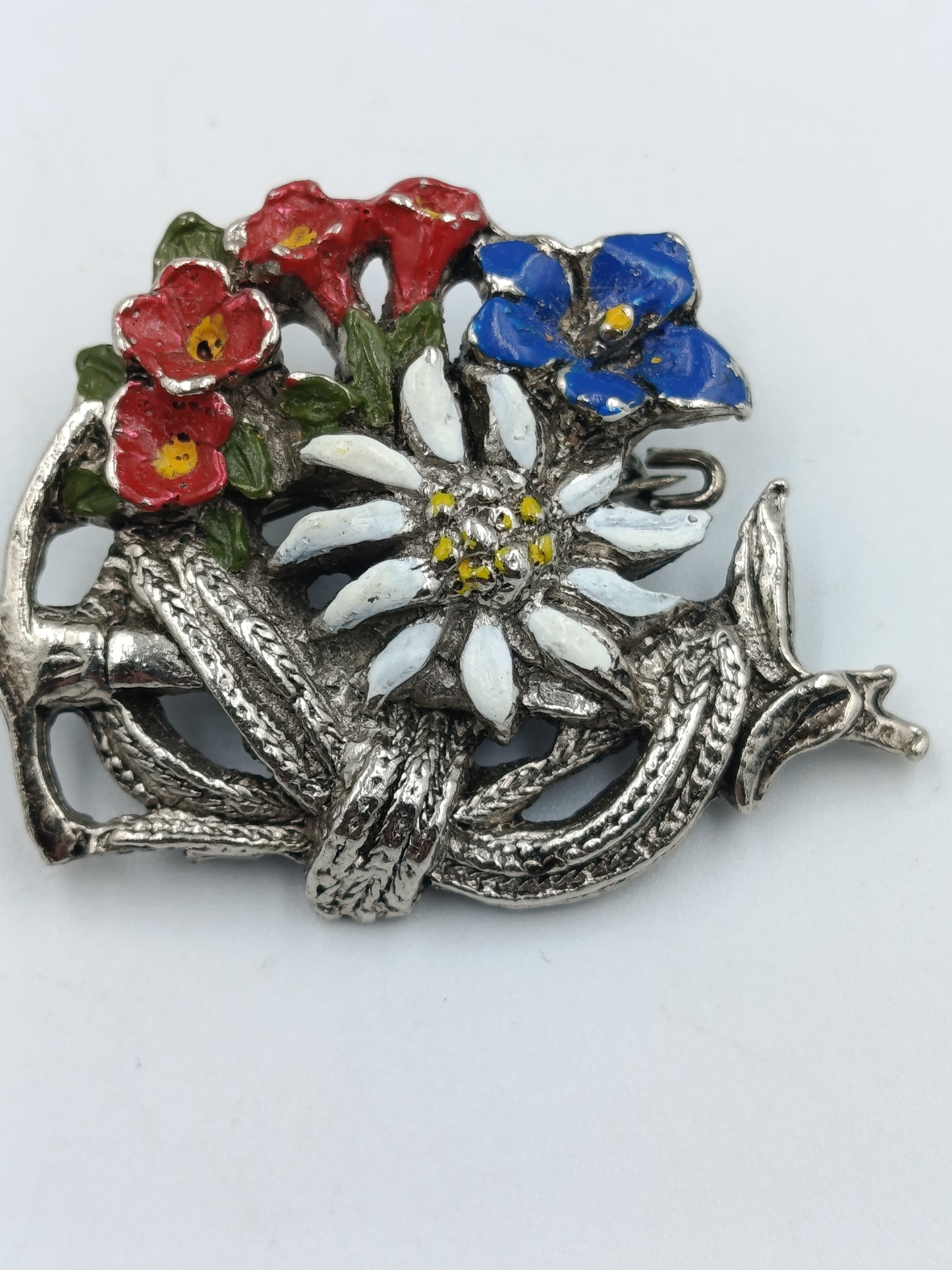 Trachtenbrosche mit Alpenblumen