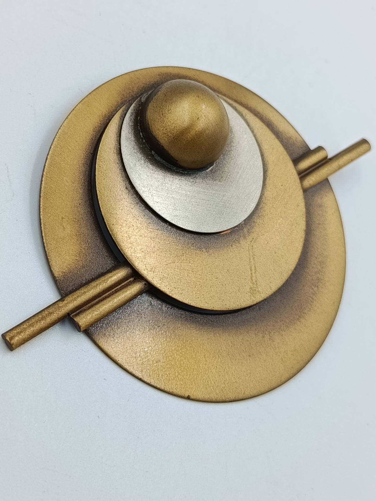 Große Vintage-Brosche im geometrischen Design