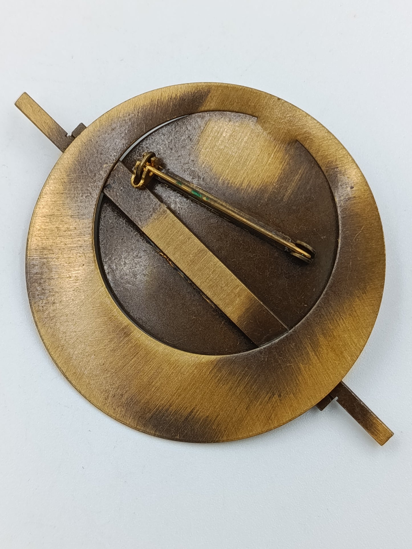 Große Vintage-Brosche im geometrischen Design