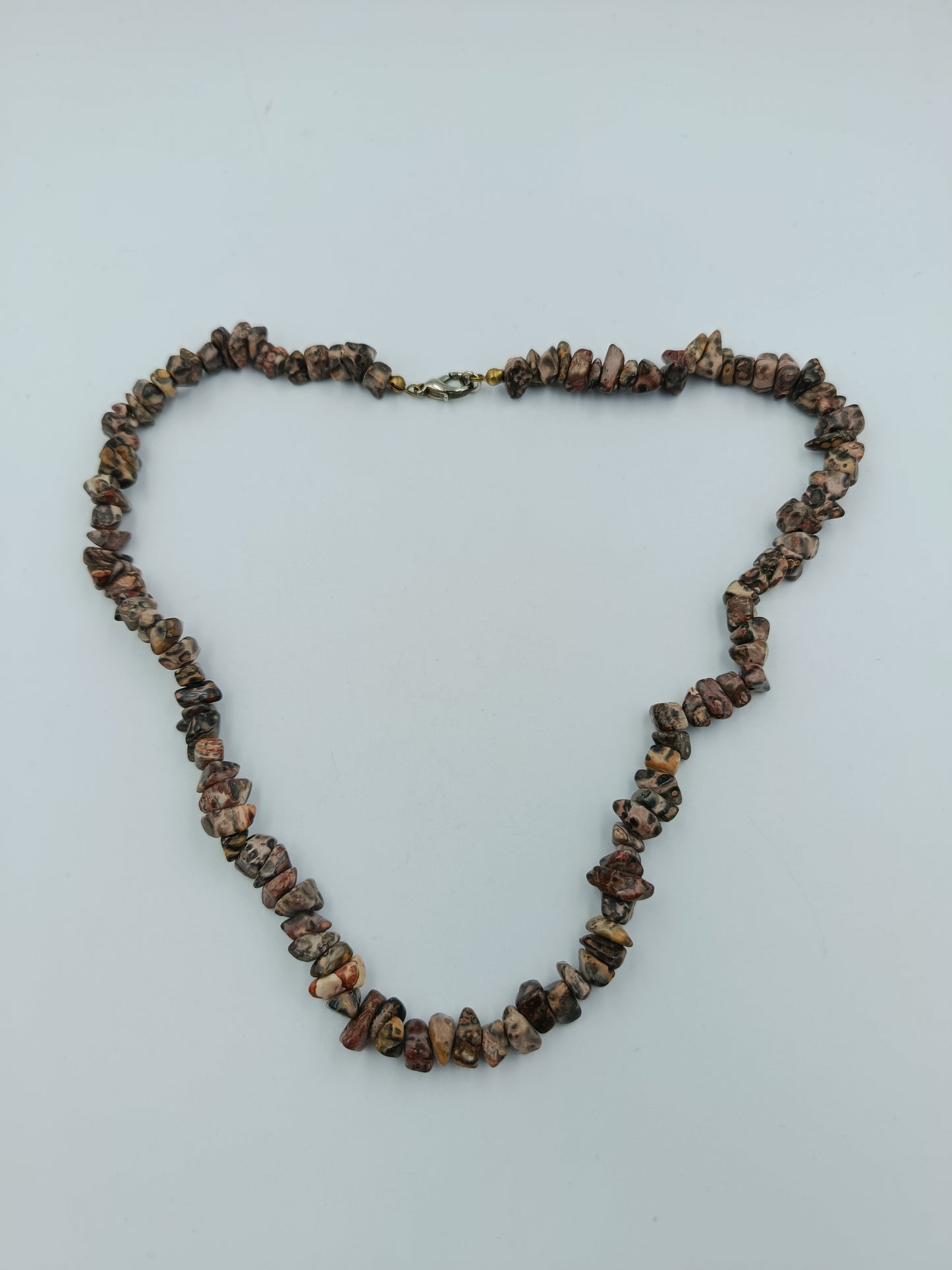 Halskette aus Natursteinen
