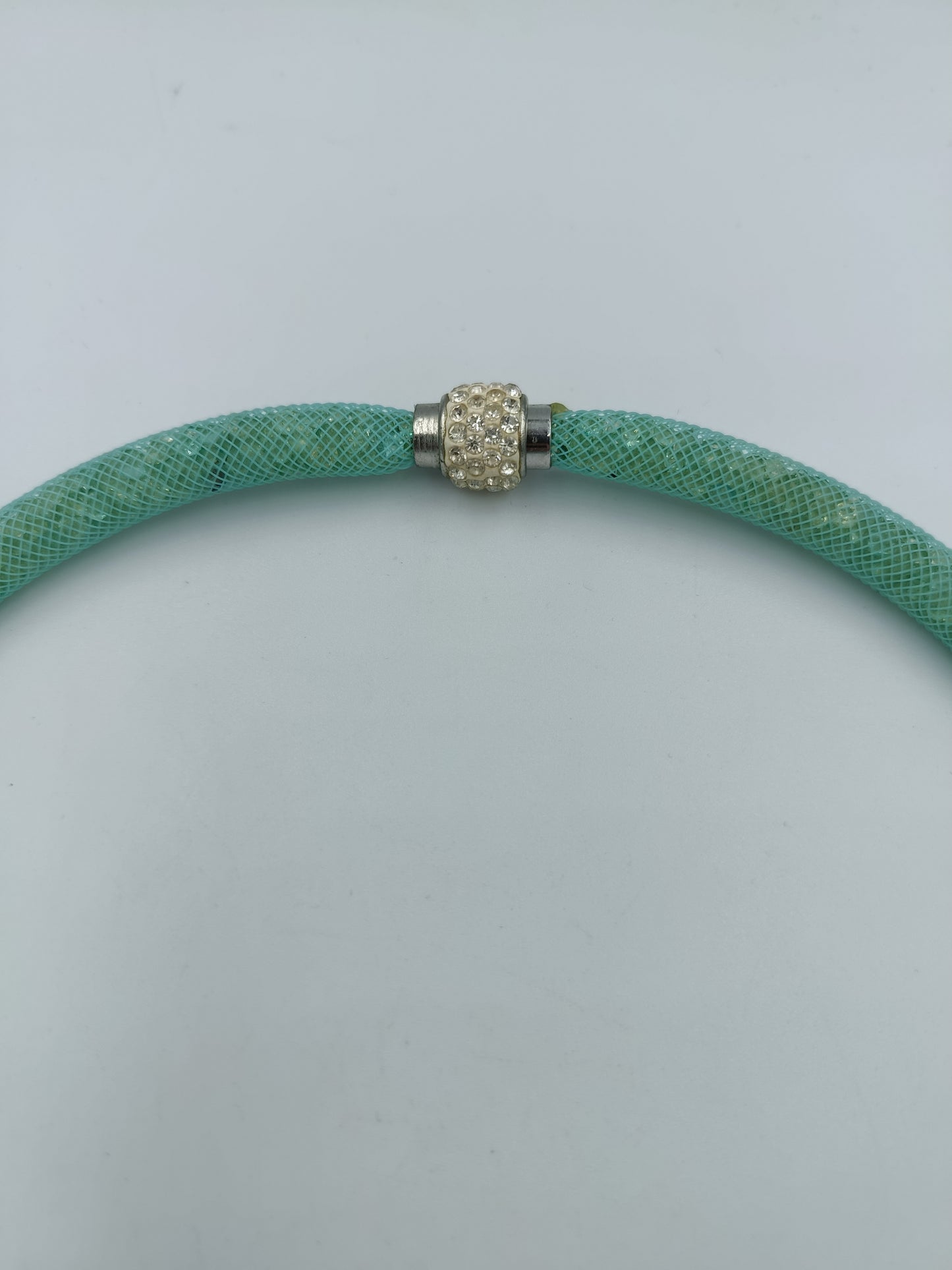 Modische Collier-Kette in Türkis mit Strass-Magnetverschluss