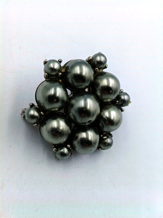 Vintage Brosche mit grauen Kunstperlen