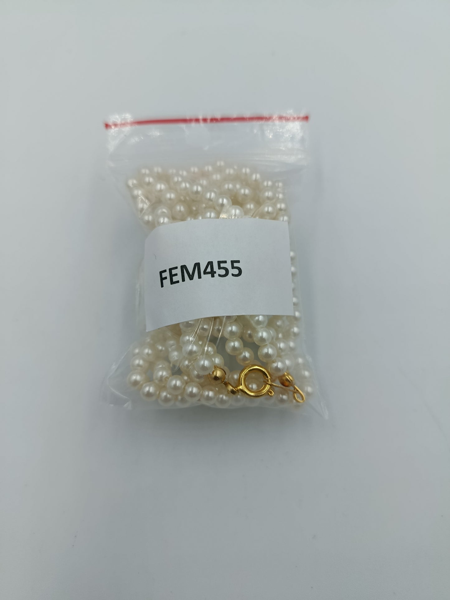 Zweireihige Perlenkette mit goldfarbenem Verschluss