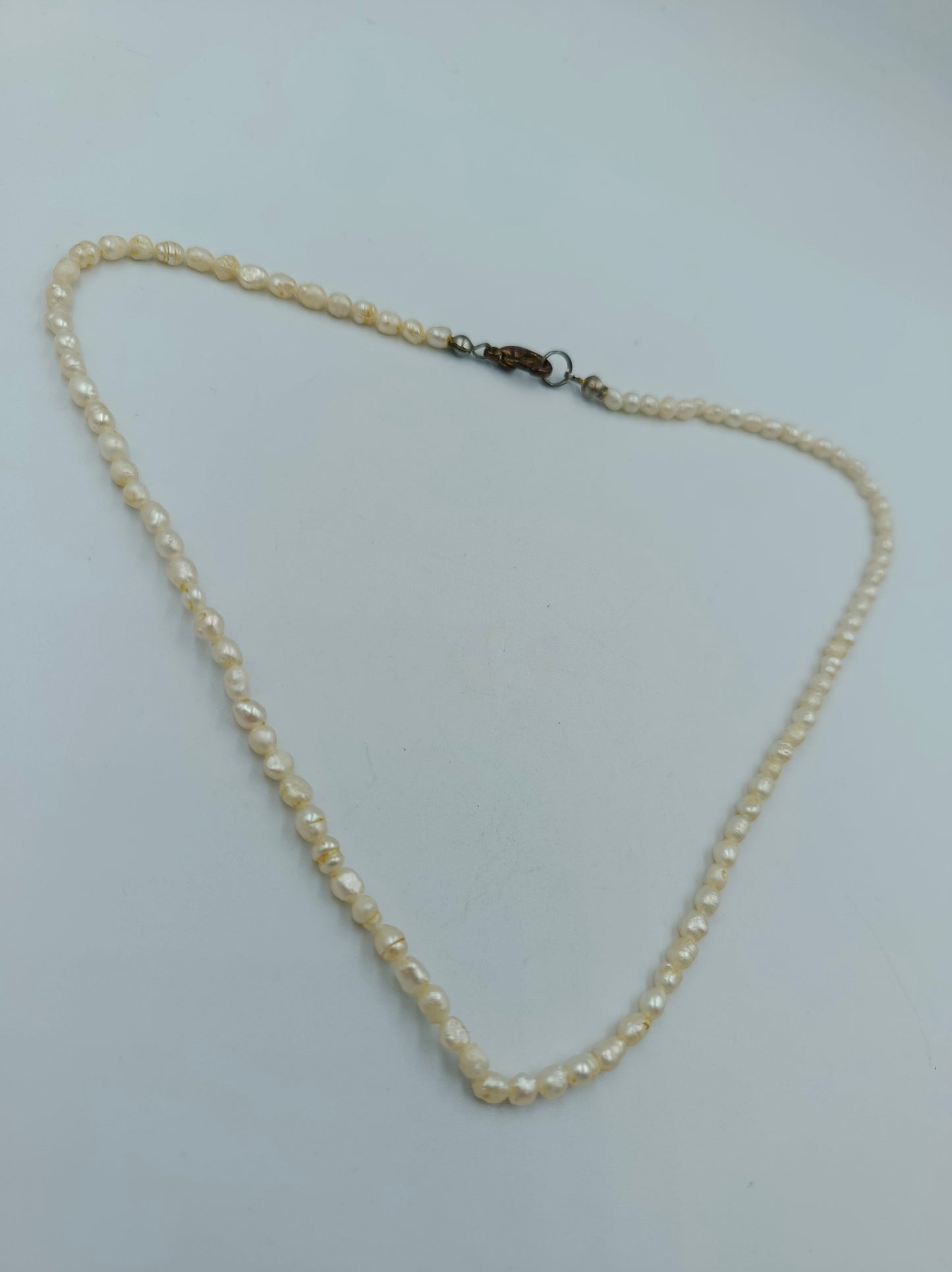 Feine Perlenkette mit zarten Süßwasserperlen