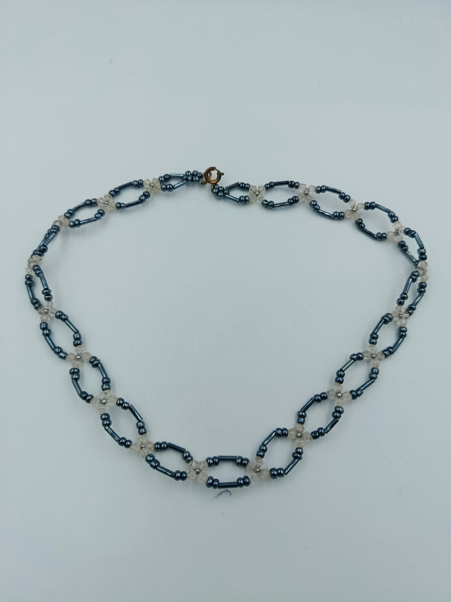 Glasperlenkette in Schwarz-Silber-Optik mit Kristallperlen
