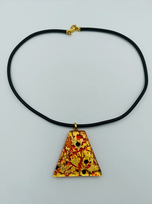 Moderne Designer-Kette mit Glaspendant