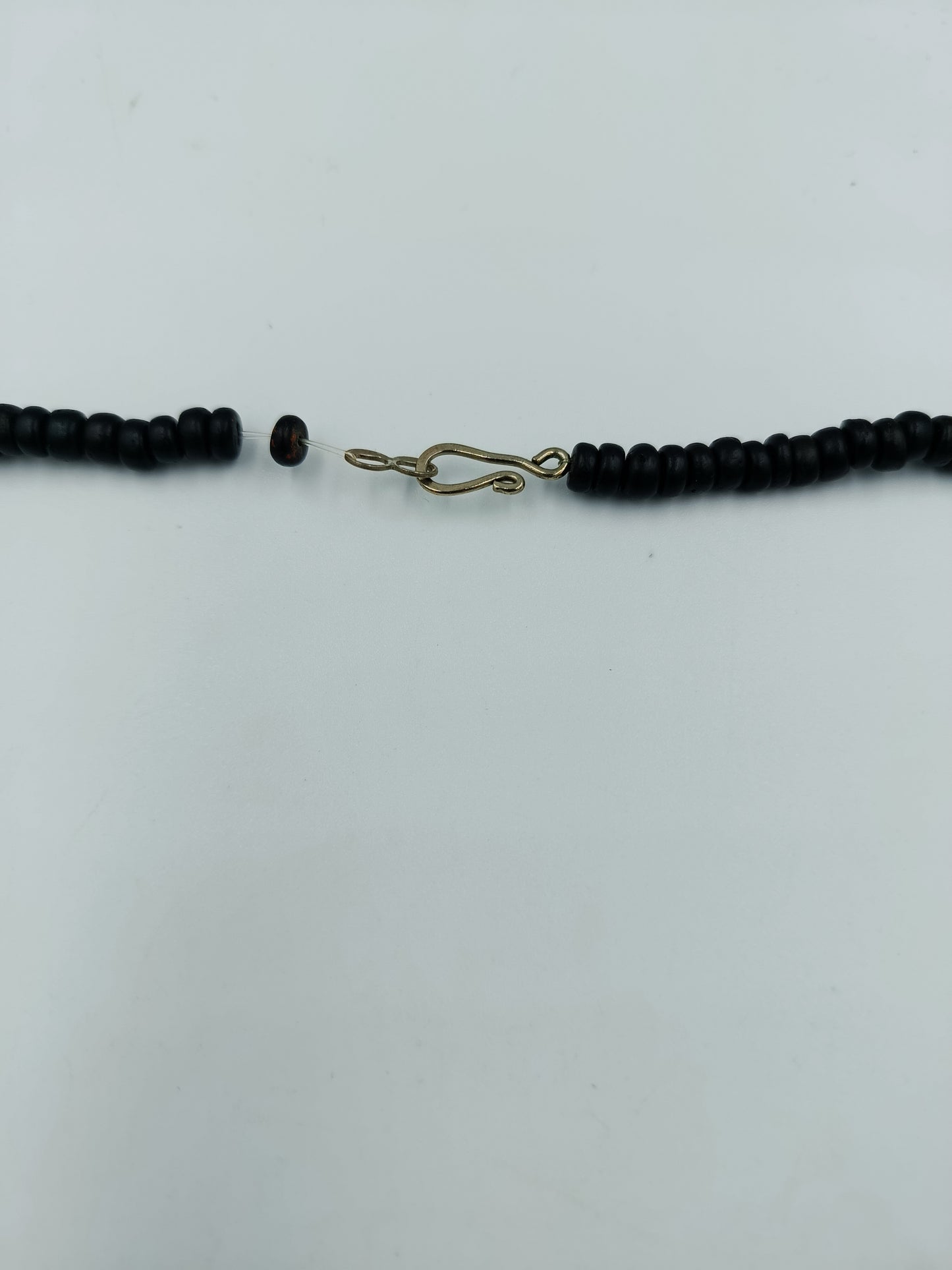 Bunte Halskette aus Holz