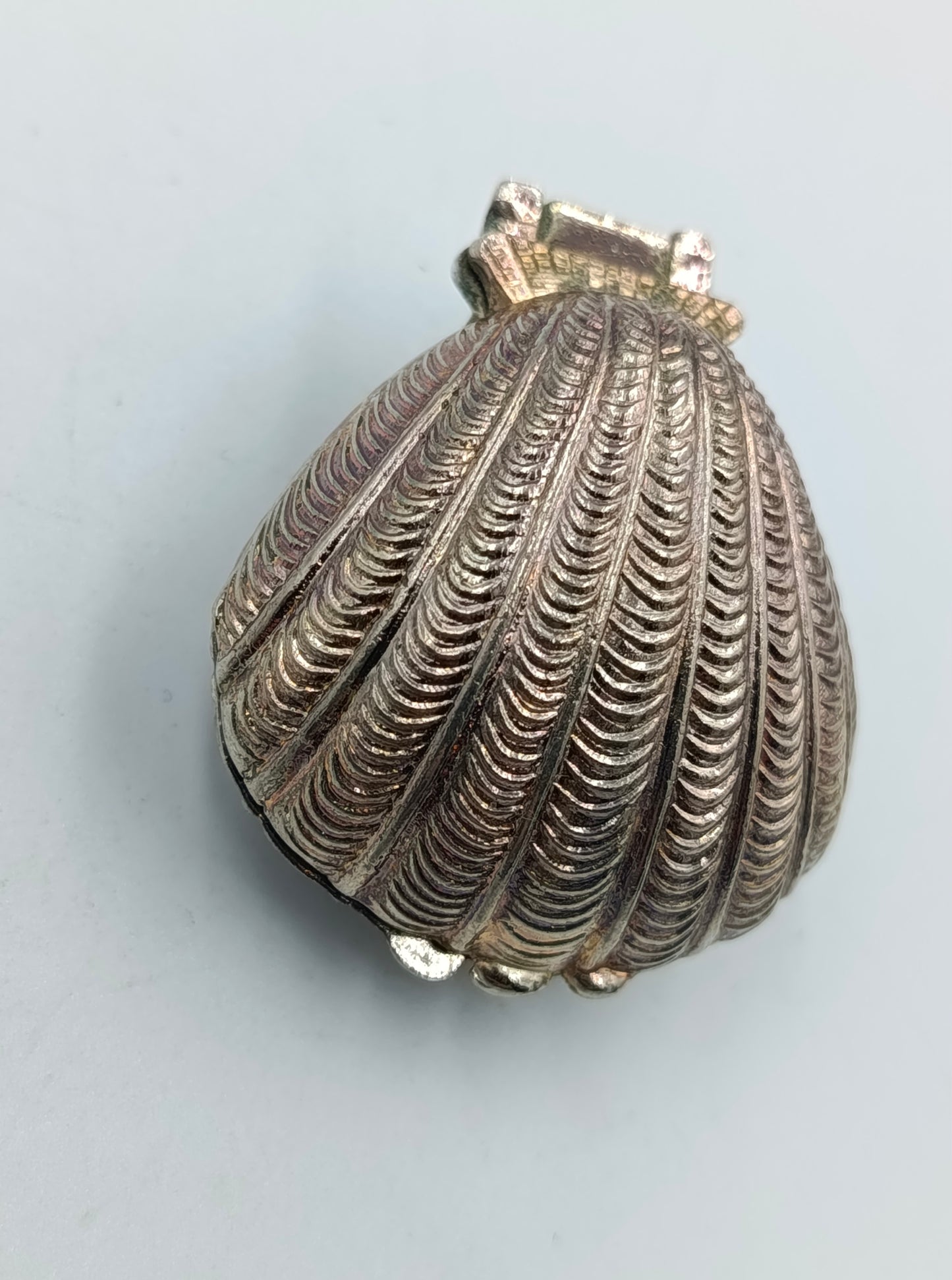 Vintage Muschel-Dose aus Metall