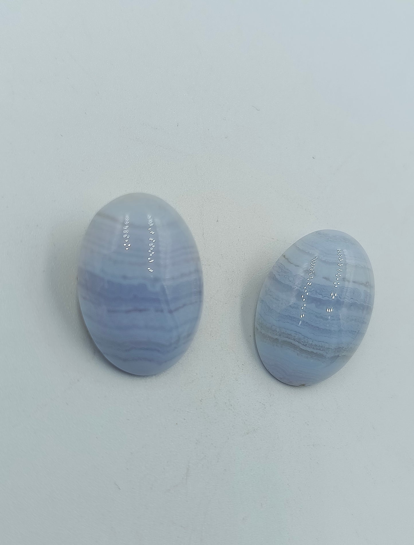 Vintage Ohrclips mit blauem Chalcedon (Achat-Optik)