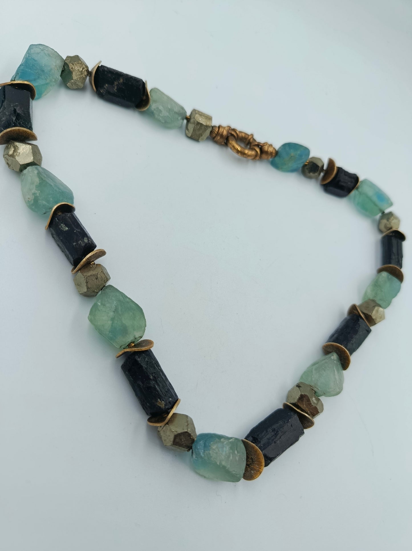 Edelstein-Collier mit Aquamarin, Turmalin &amp; Pyrit