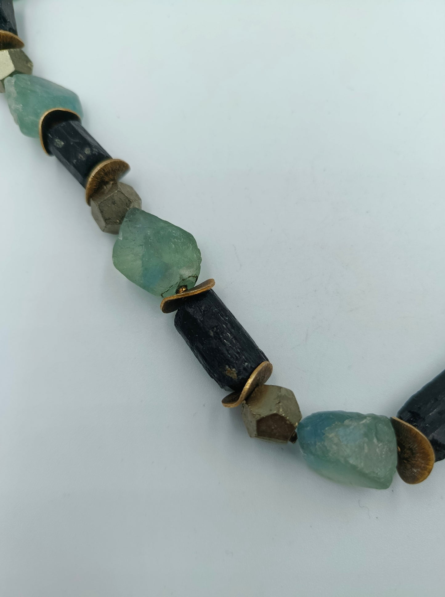Edelstein-Collier mit Aquamarin, Turmalin &amp; Pyrit