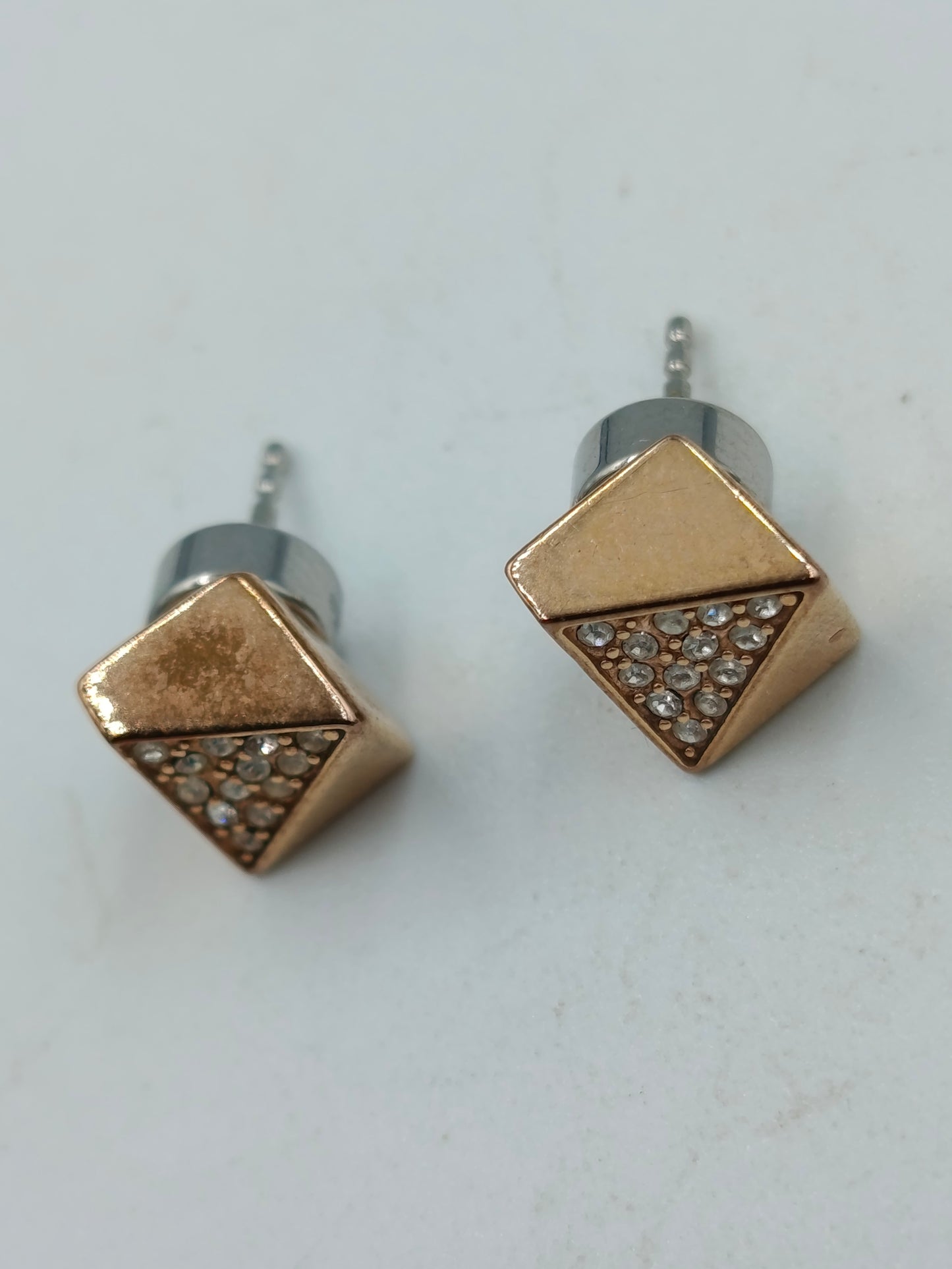 Ohrstecker goldfarben mit Strass