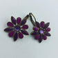 Blumenohrringe in Lila mit Vintage-Design