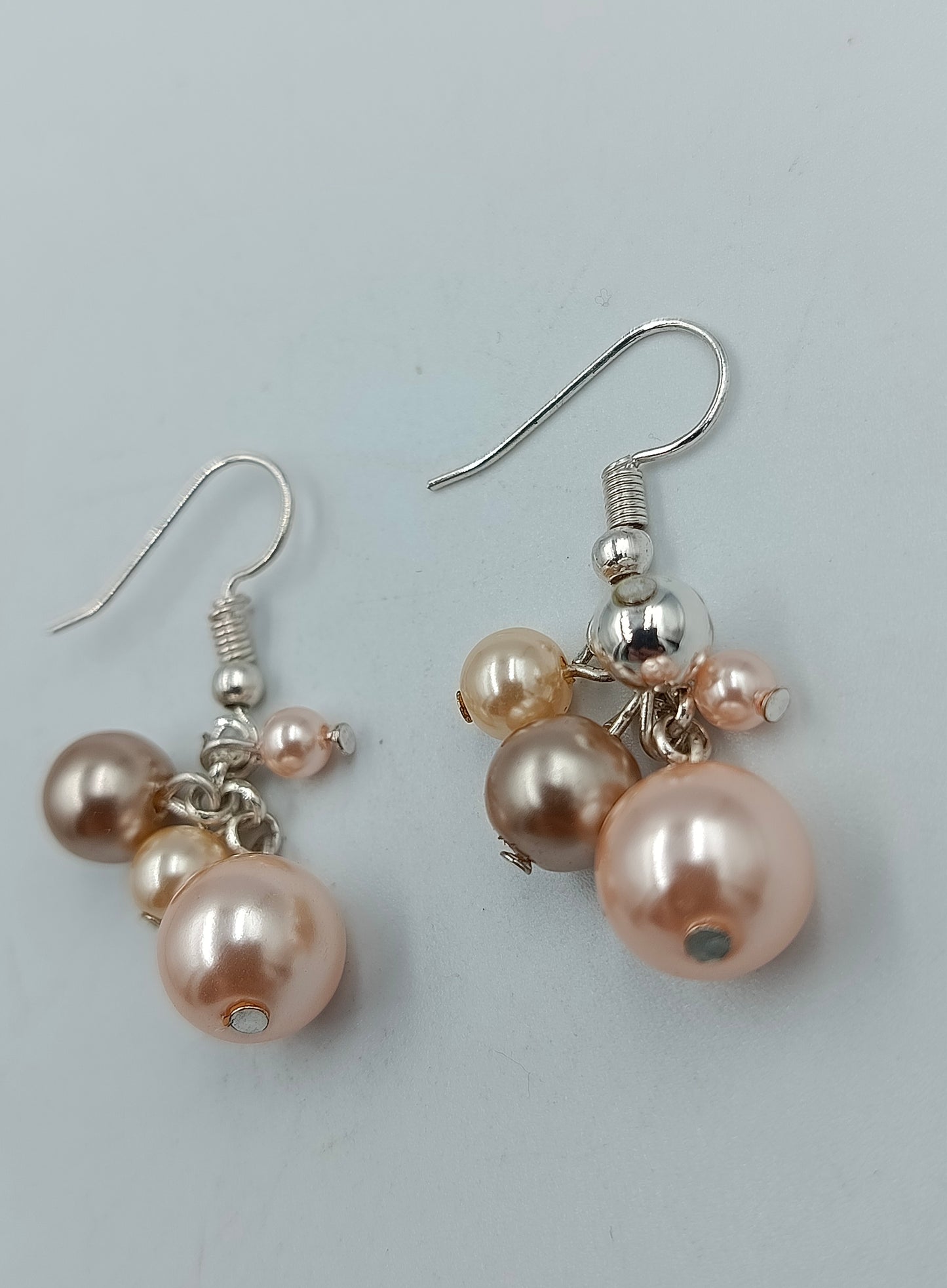 Perlenohrringe in Champagner und Rosé