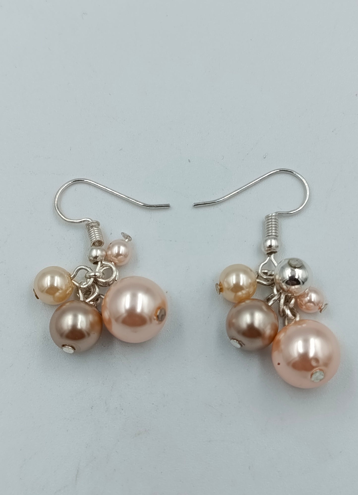 Perlenohrringe in Champagner und Rosé