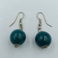 Dunkelblaue Perlenohrringe