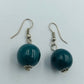 Dunkelblaue Perlenohrringe