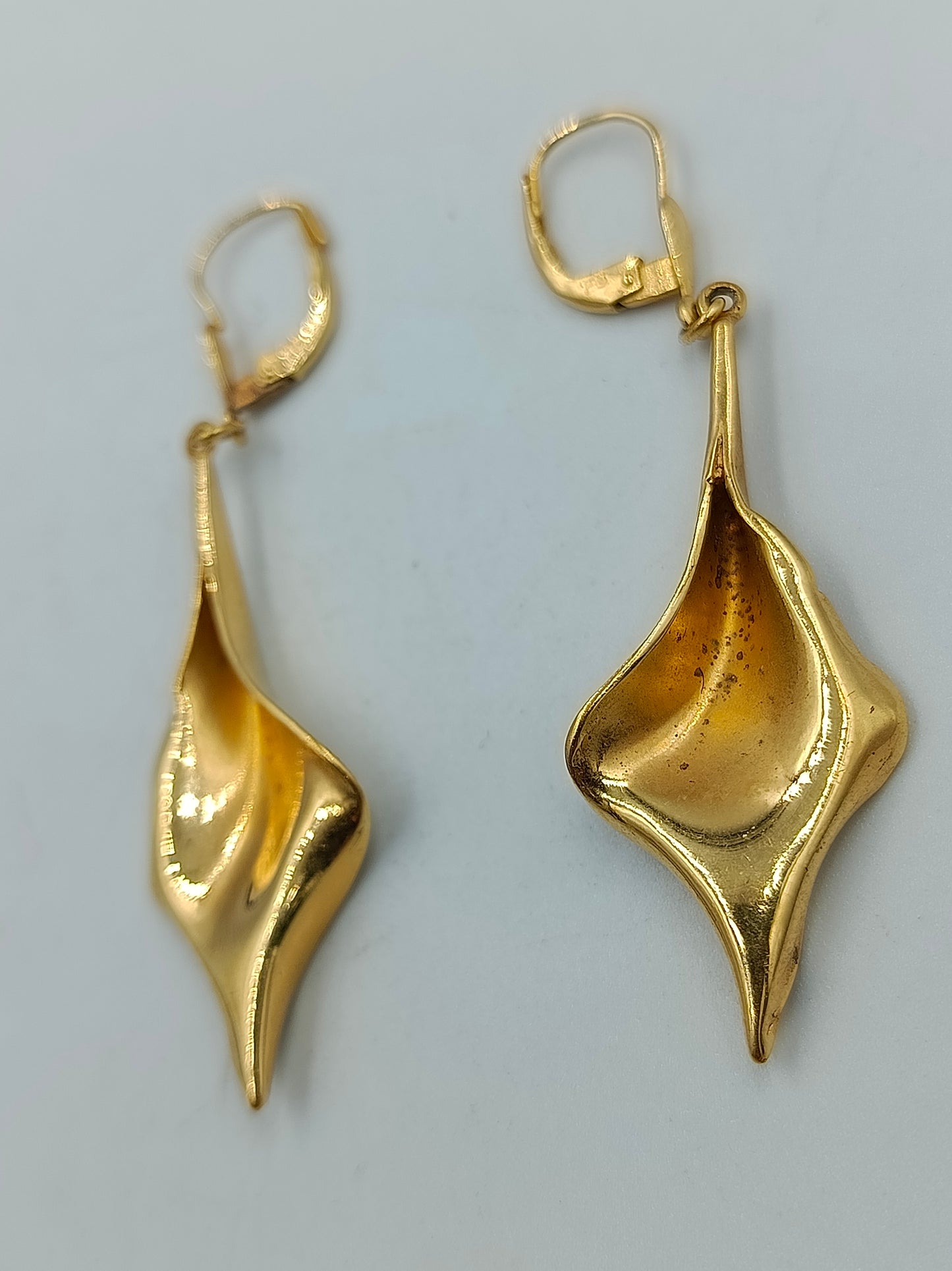 Vergoldete Vintage-Ohrringe – Tropfenform