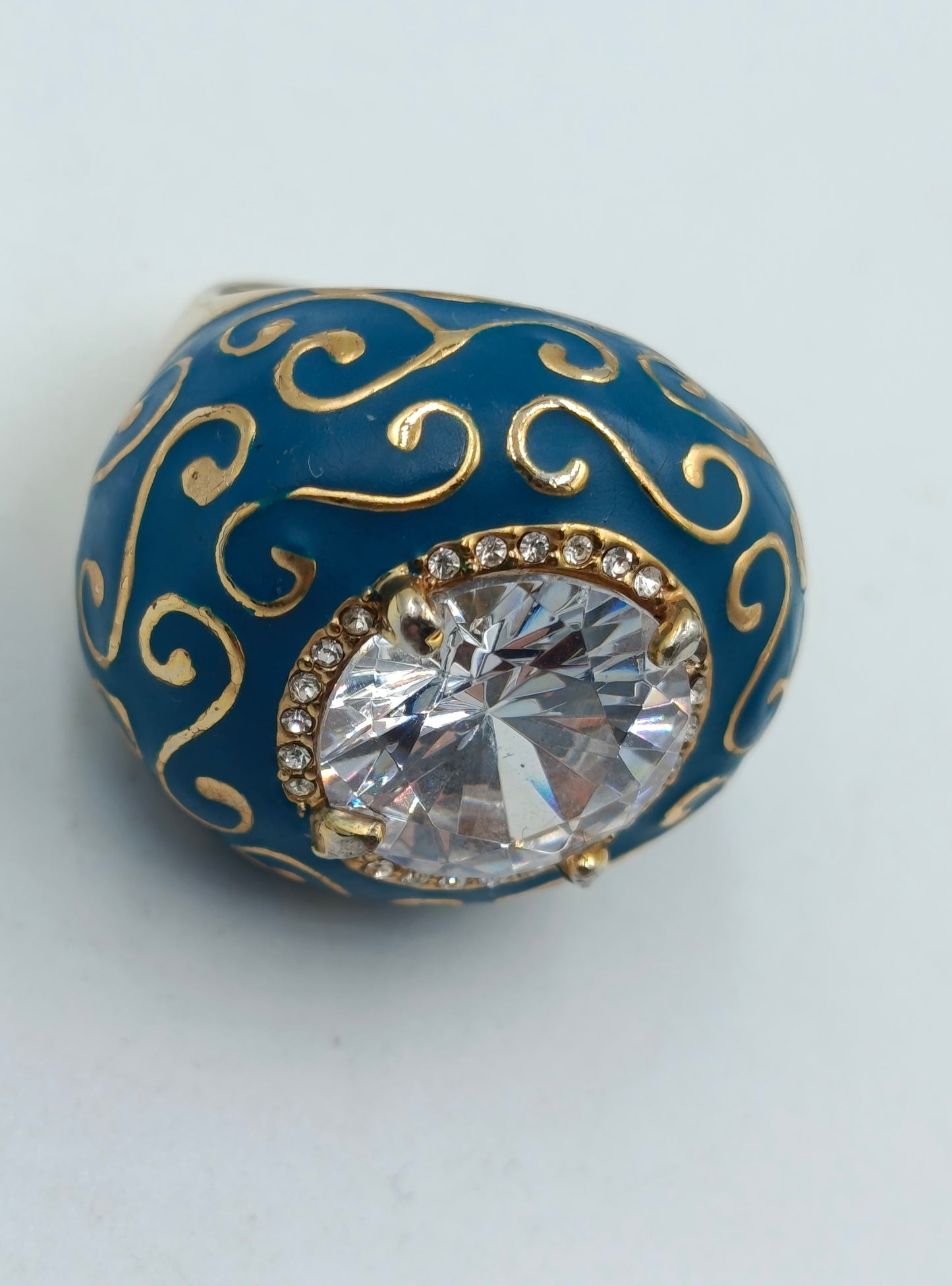 Statement-Ring mit blau-goldenem Design