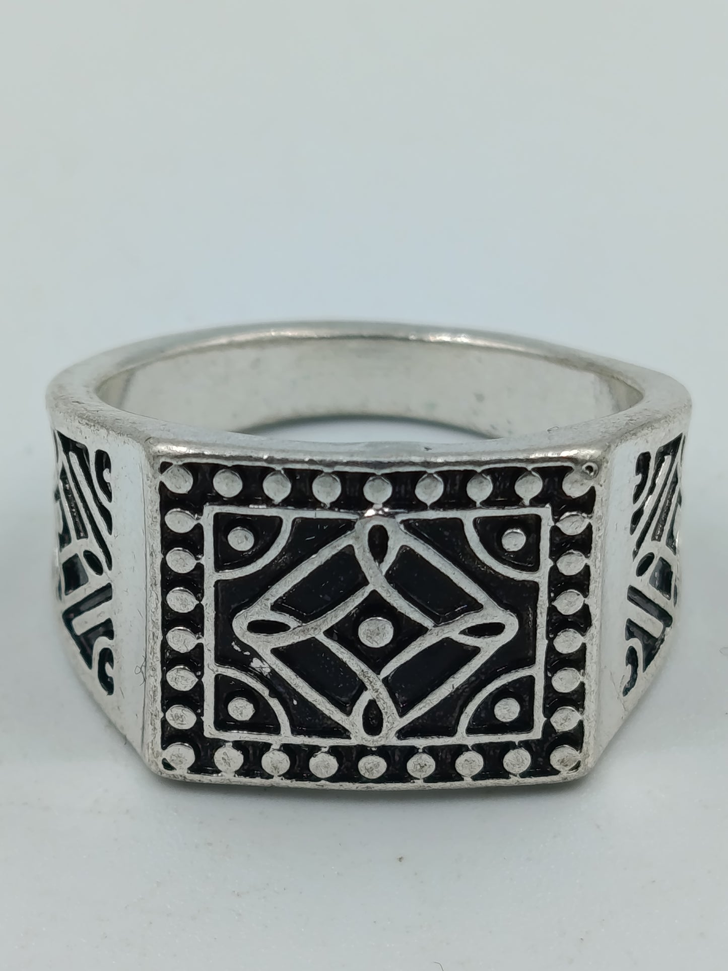 Herrenring mit orientalischem Muster