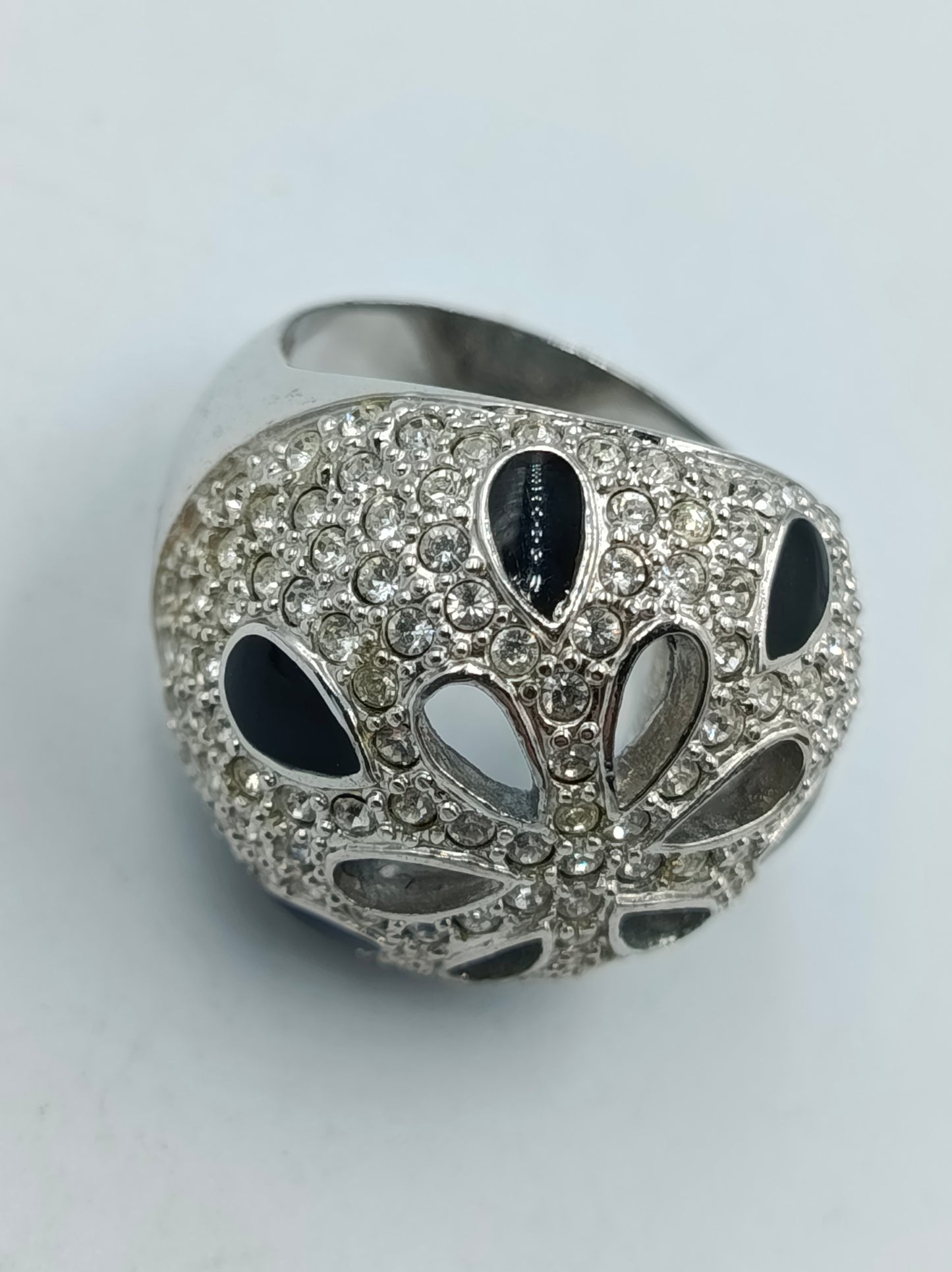 Damenring mit Strass und Ornament-Design