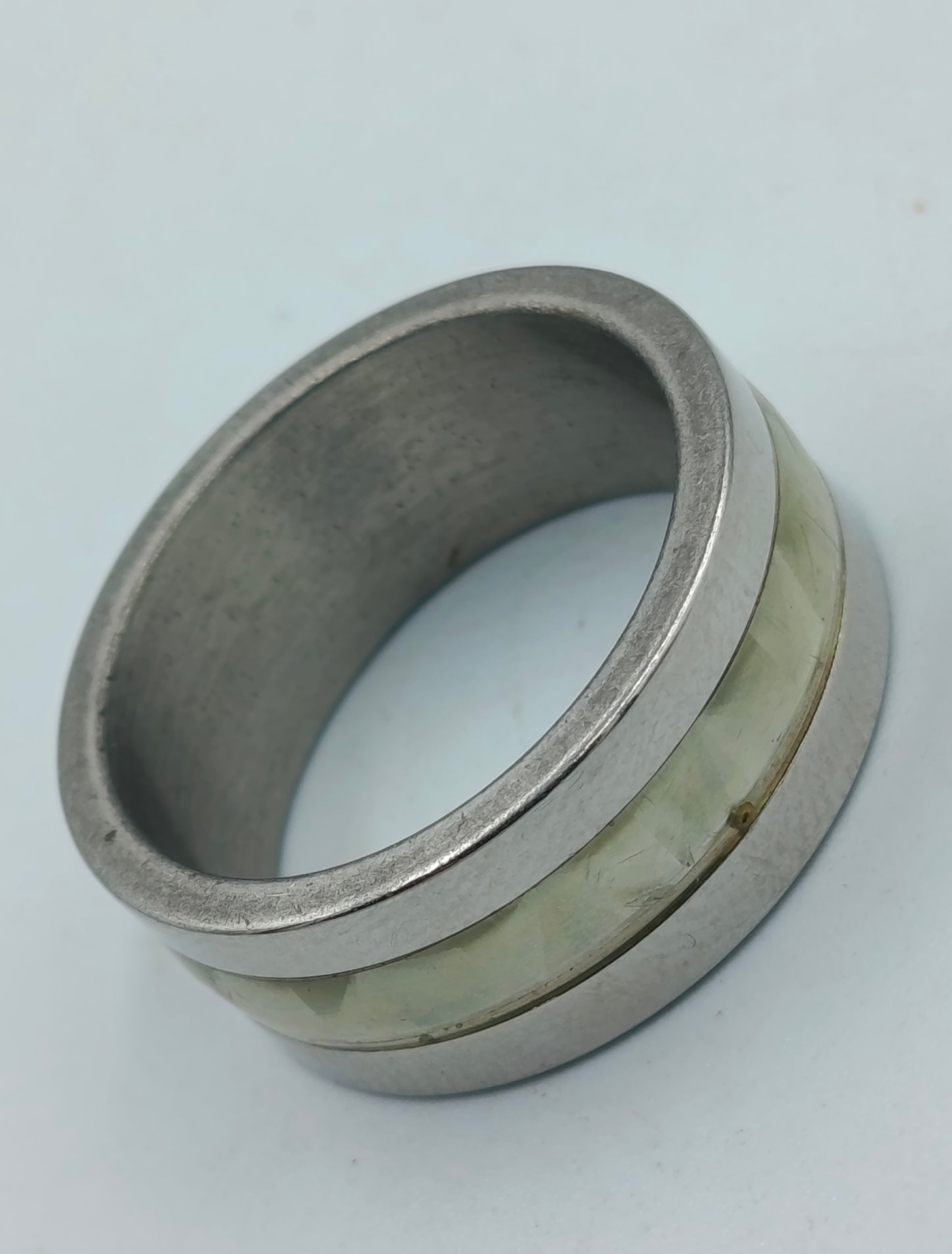 Edelstahlring mit heller Einlage