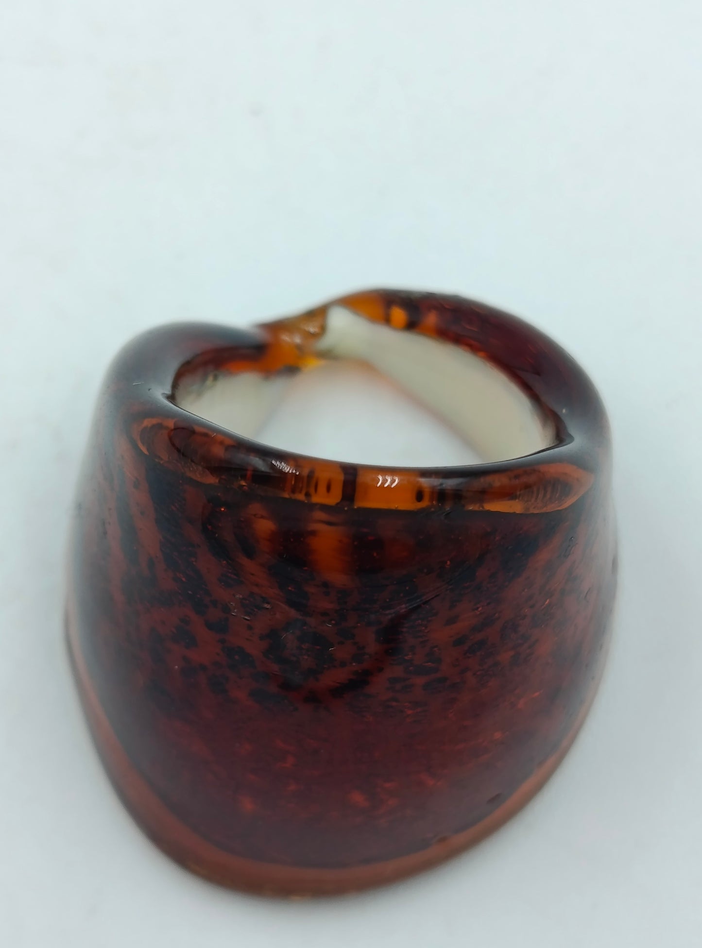 Dunkelbrauner Ring im Vintage-Look