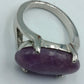 Silberfarbener Ring mit ovalem Amethyst-Stein