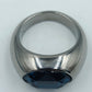 Silberfarbener Ring mit großem dunkelblauem Stein