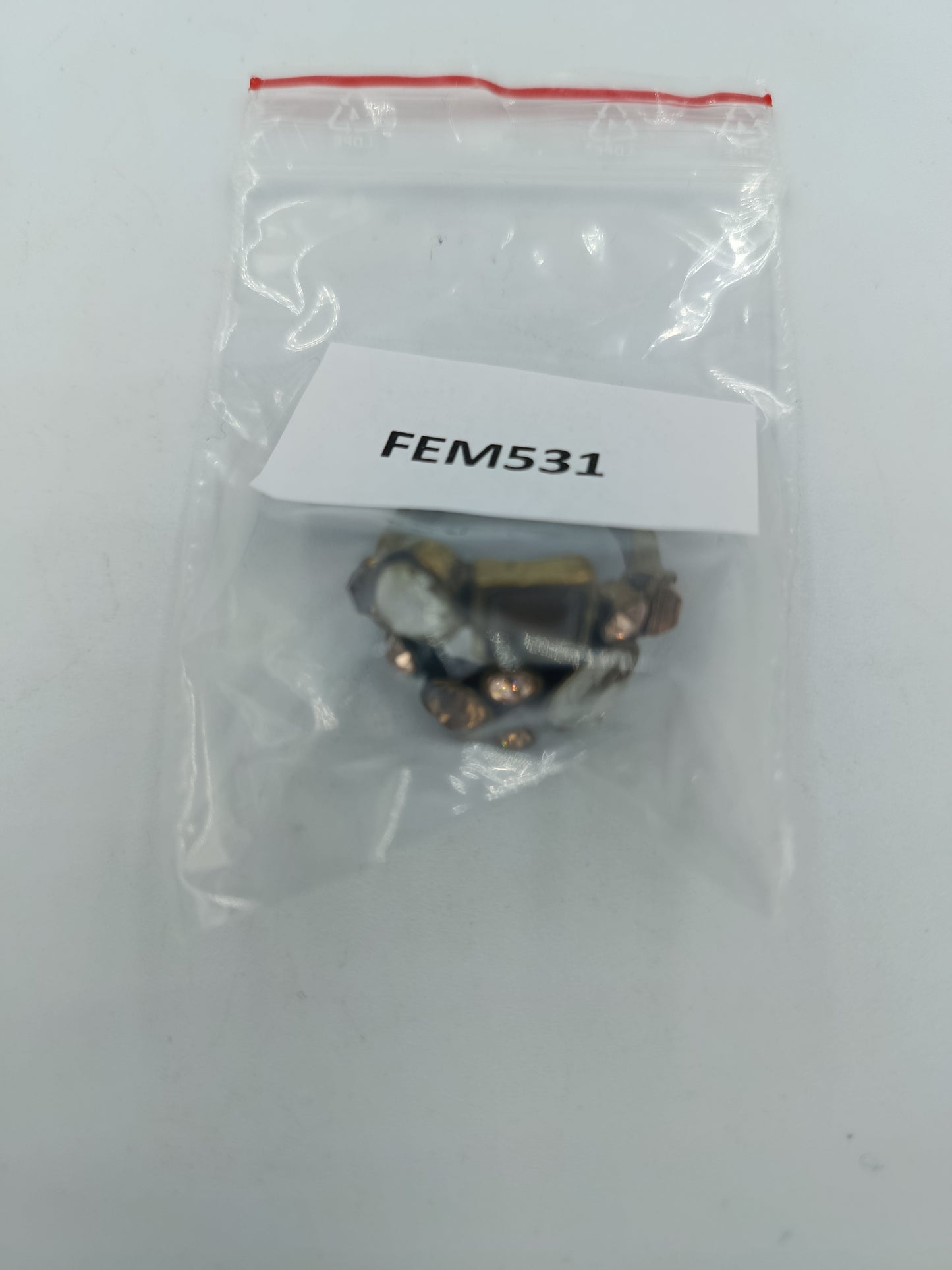 Antikgoldener Ring mit Glaskristallen