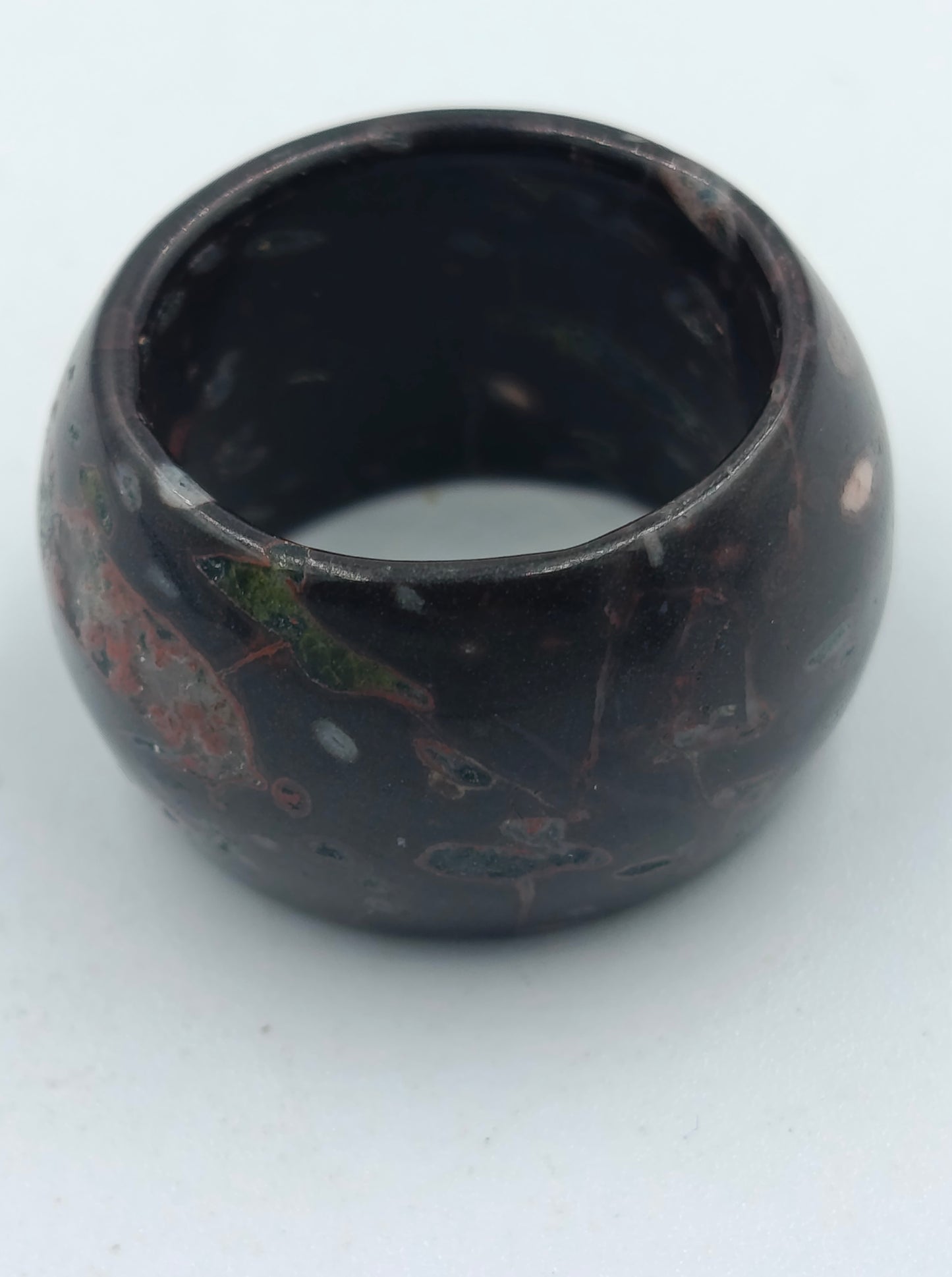 Breiter Steinring aus Jaspis