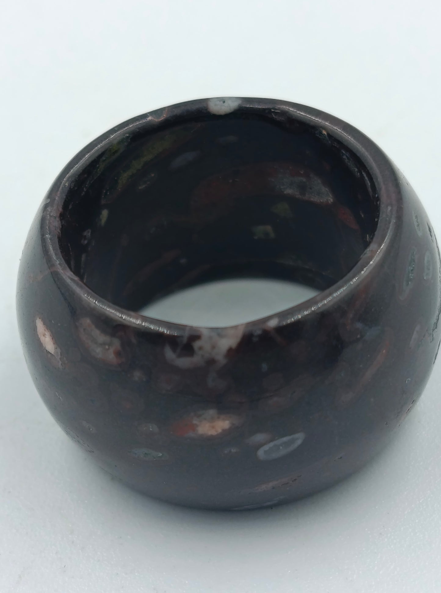 Breiter Steinring aus Jaspis