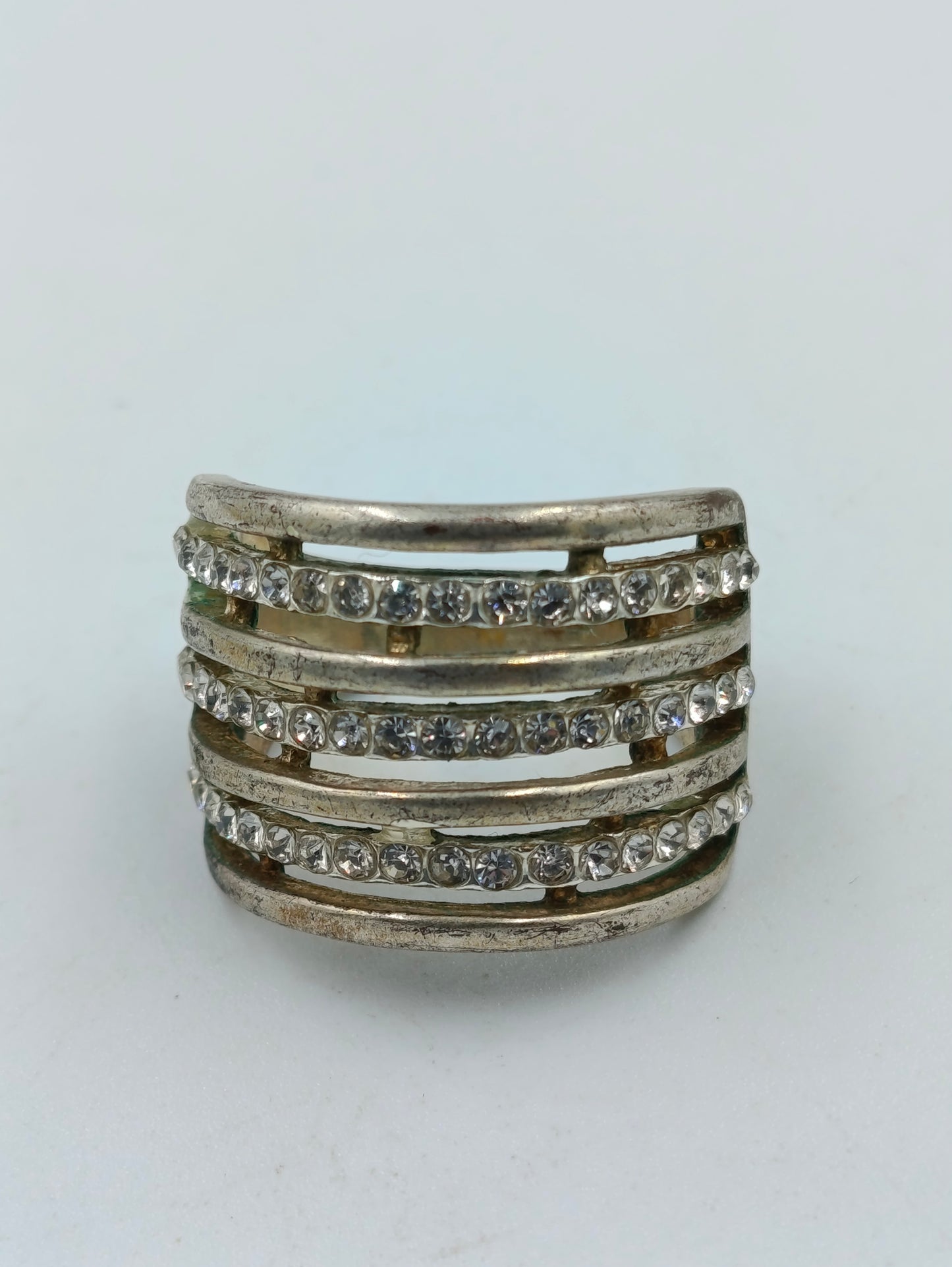 Breiter Vintage-Ring mit Strassreihen