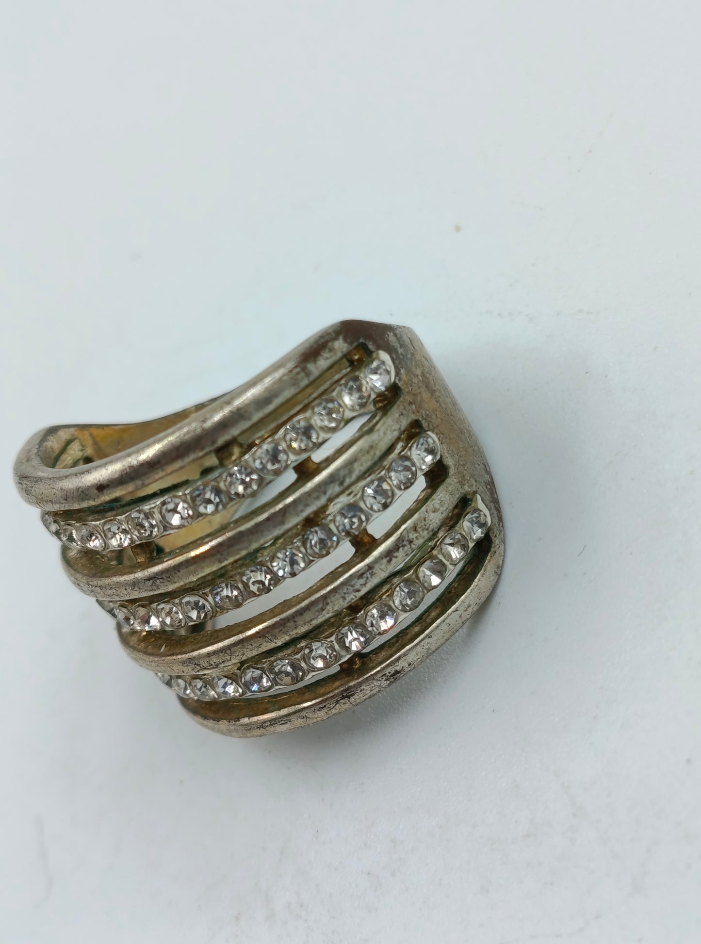 Breiter Vintage-Ring mit Strassreihen