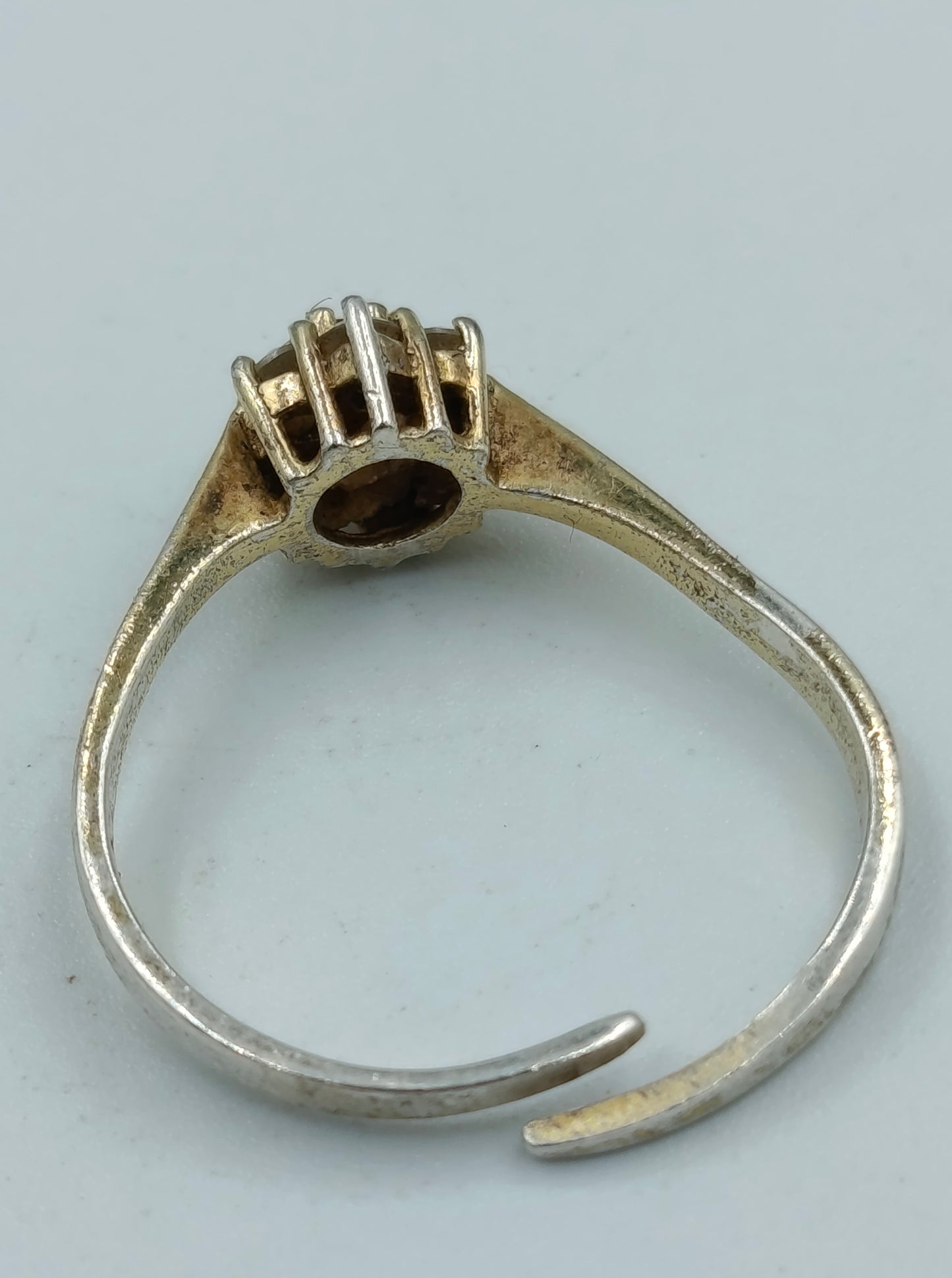 925 Silberring mit roten und klaren Steinen