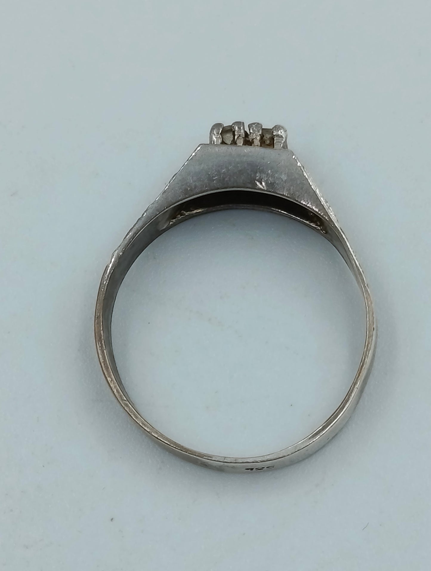 925 Silberring mit dunklen Steinen